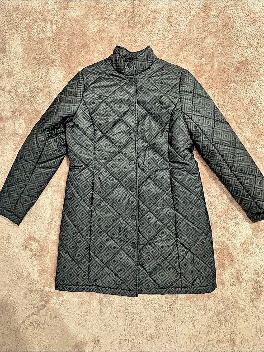 Liz Claiborne Geometric Quilted Puffer Coat in Black & Gray Size Medium